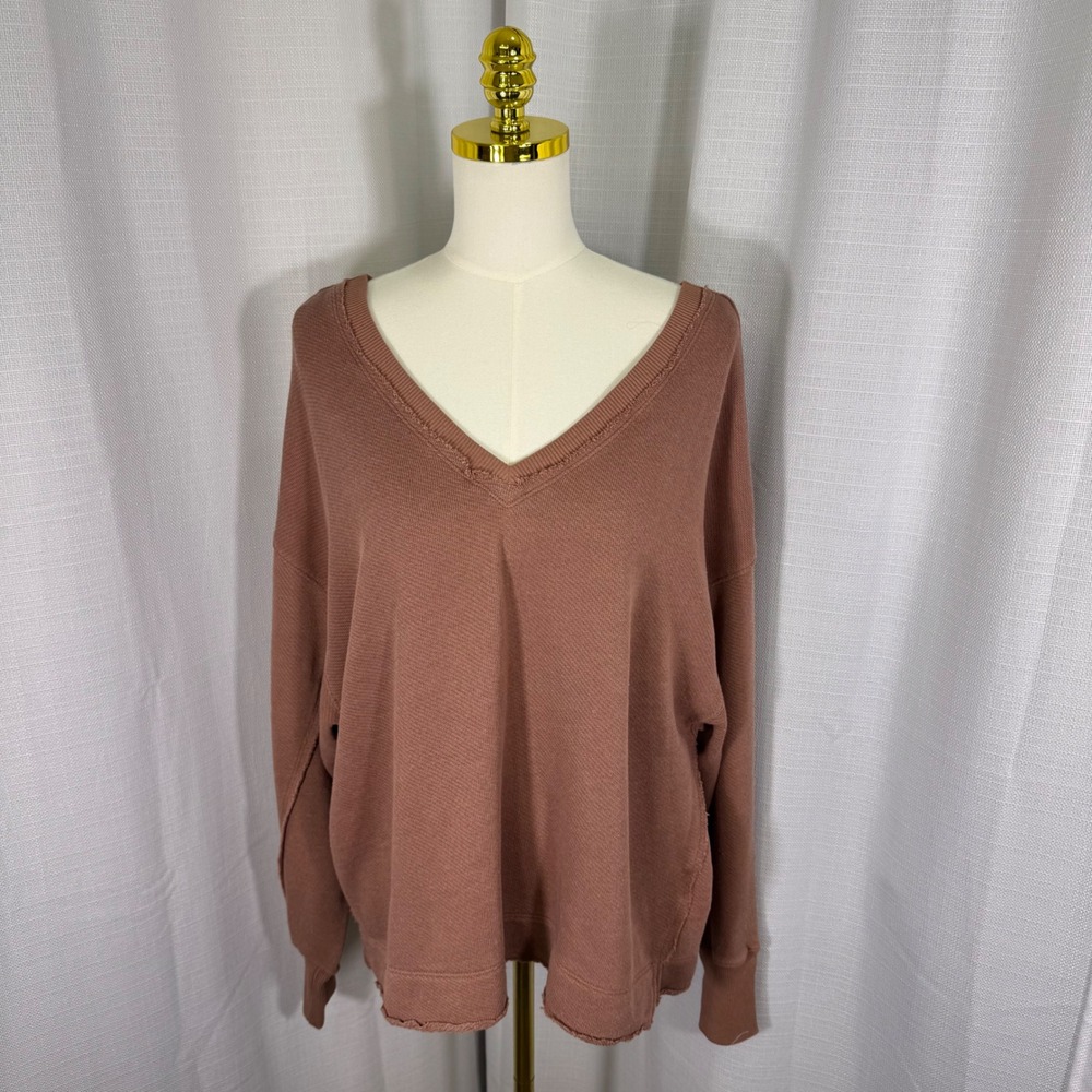 American Eagle Seriously Lived-In V-Neck Sweatshirt Terracotta Pink M NEW